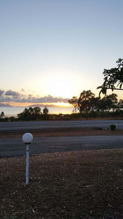 Ocean View Motel Bowen Dış mekan fotoğraf