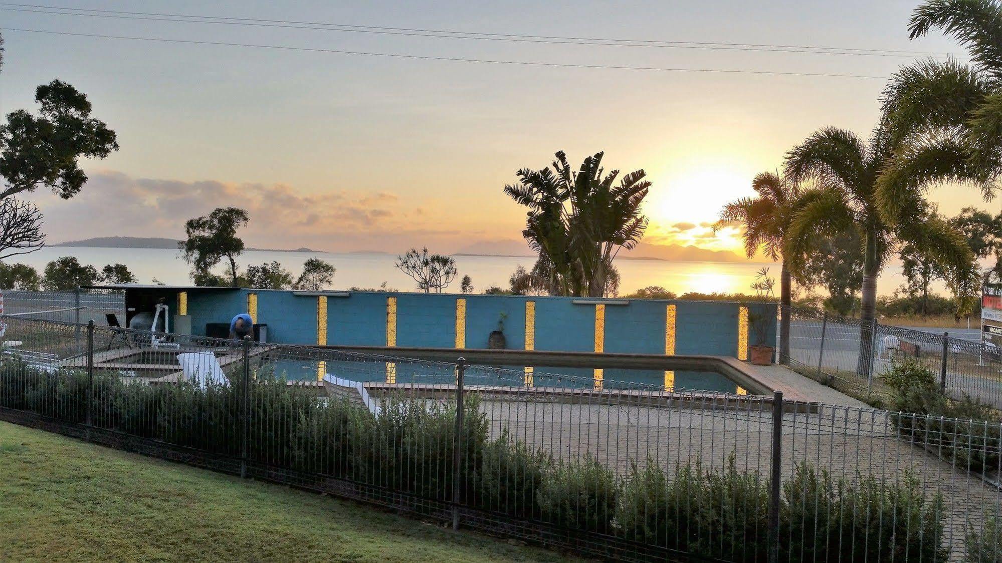 Ocean View Motel Bowen Dış mekan fotoğraf